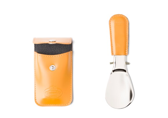 Church's true Folding Shoe Horn with Pouch Tan