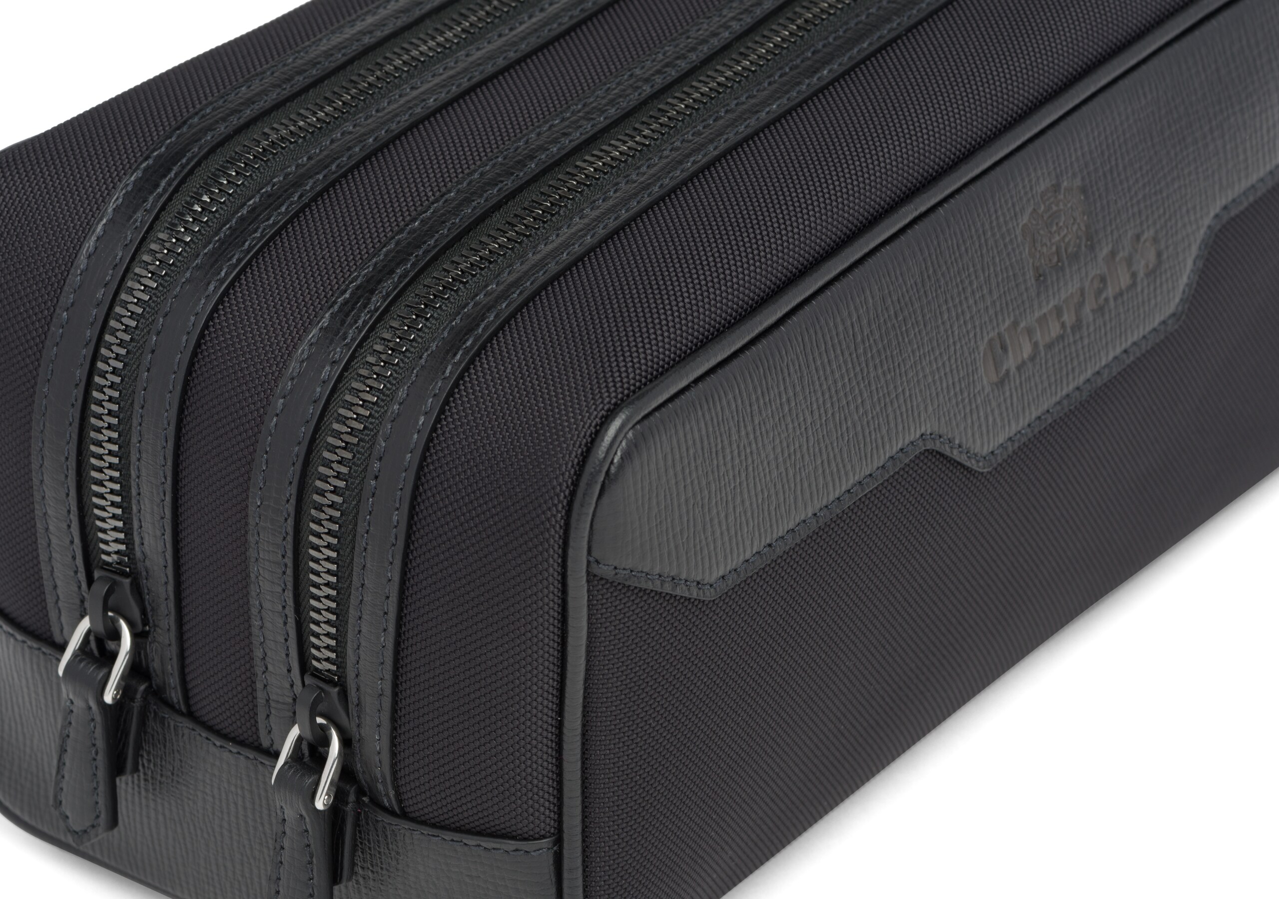 Somerset Church's Grande trousse de toilette en tissu et cuir St. James Noir