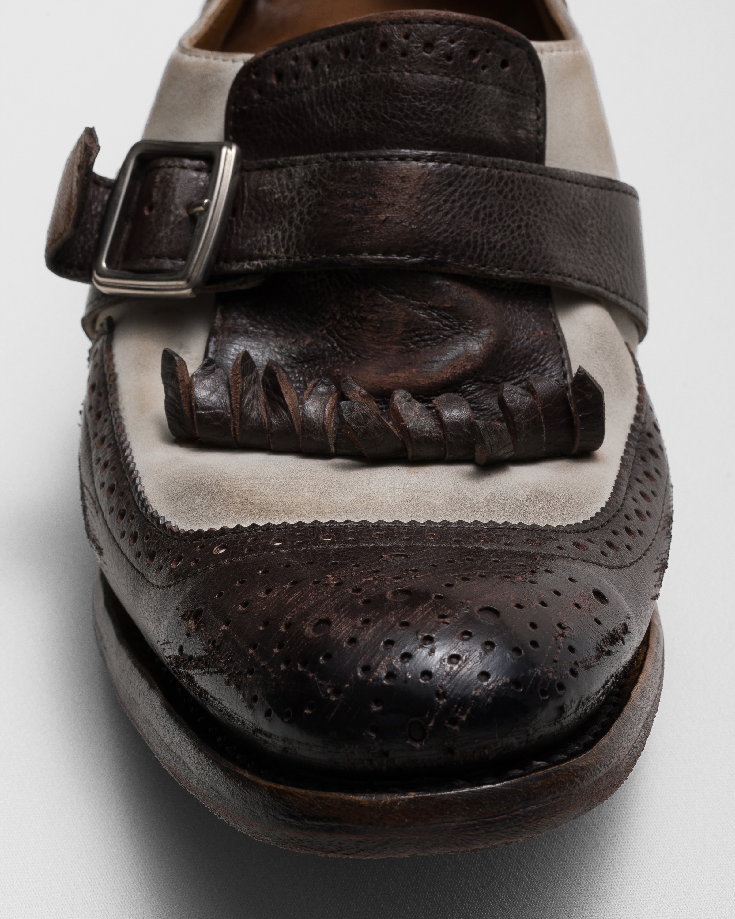 GUCCIダークブラウン モンクストラップチャッカブーツ メタルバックル GUCCI 】 グッチ ホースビット チャッカブーツ オールソール(vibram