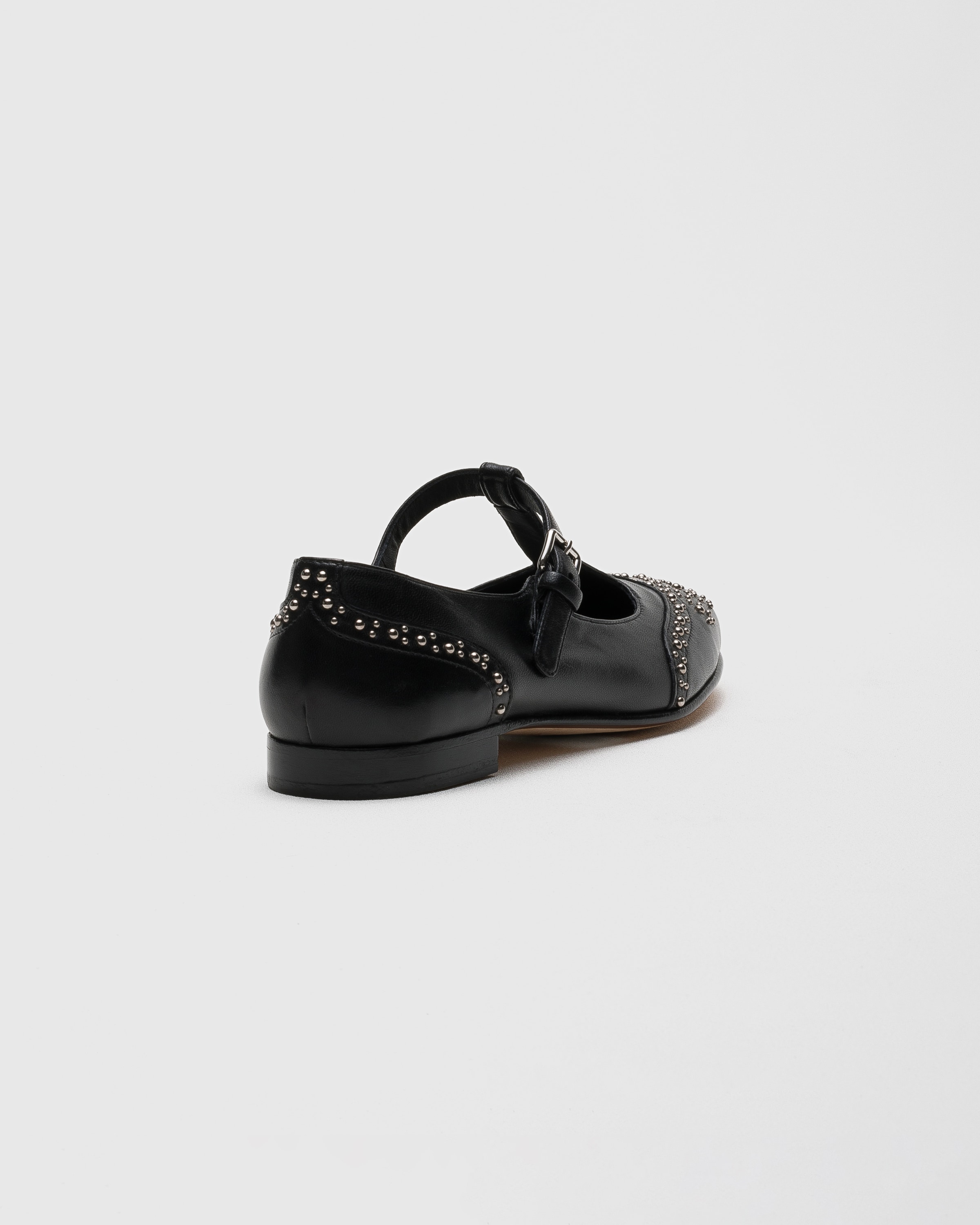 サンダル・ミュール Church's SS25 Church's Flat shoes Black (DX0116 9EMF0AAB) Black Leather Crisscross Sandal with Studs | Church's