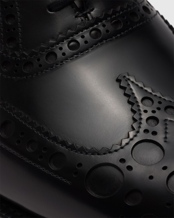 Stringata derby Church's Shannon in pelle spazzolata nera – Borghini