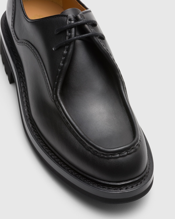 Burnished Monteria Leather Lace Up Black