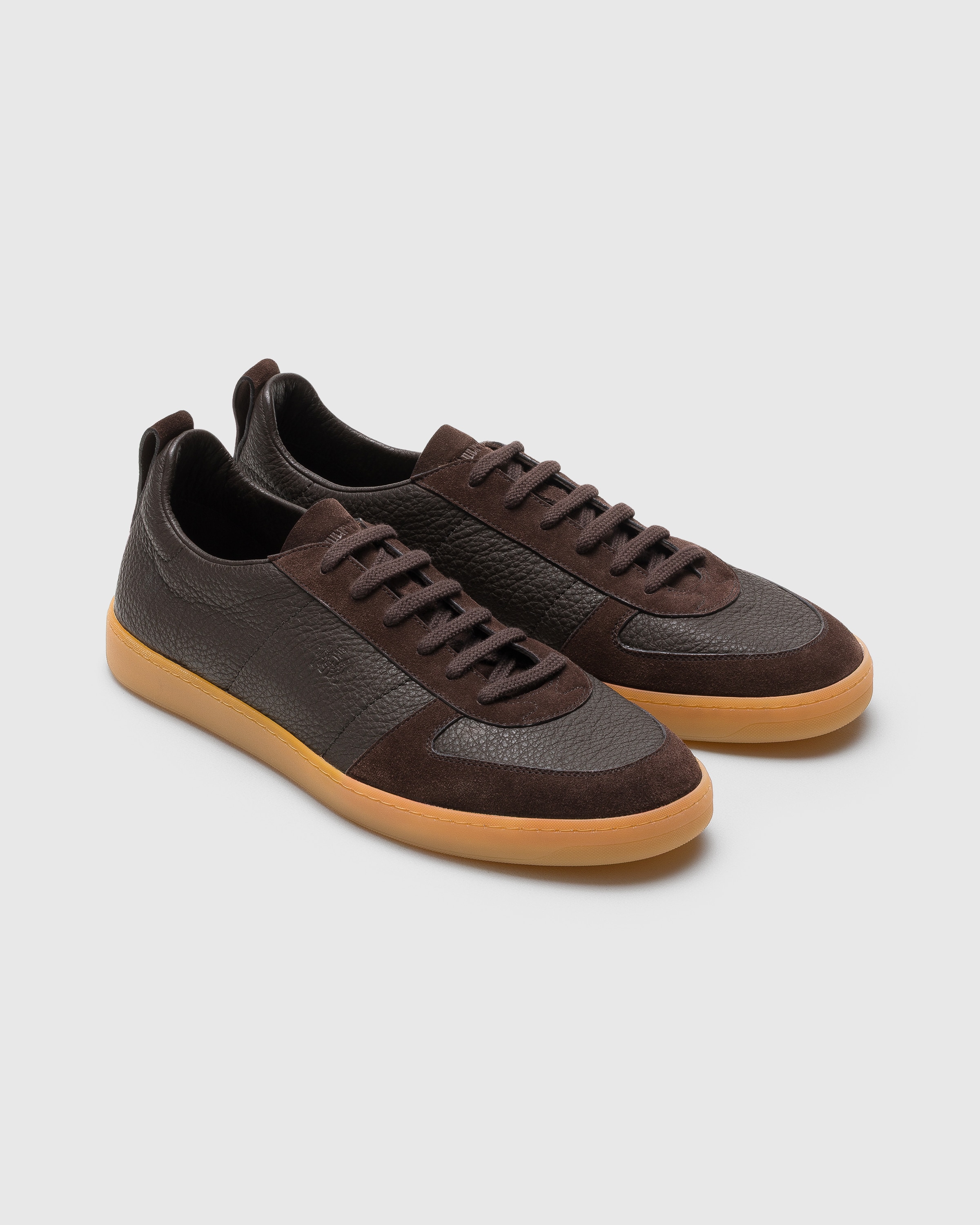 Basket en daim et veau velours